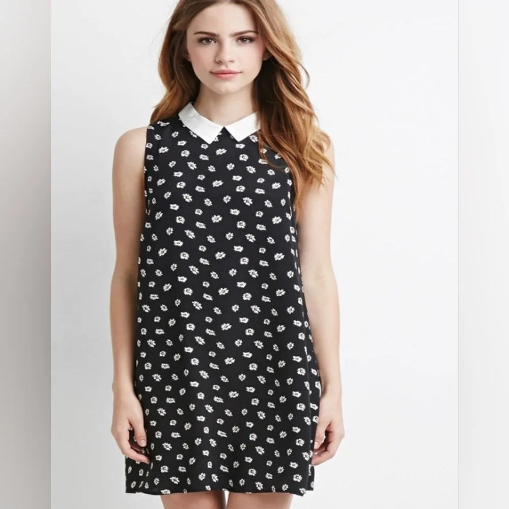 Forever 21 Daisy Print Shift Dress